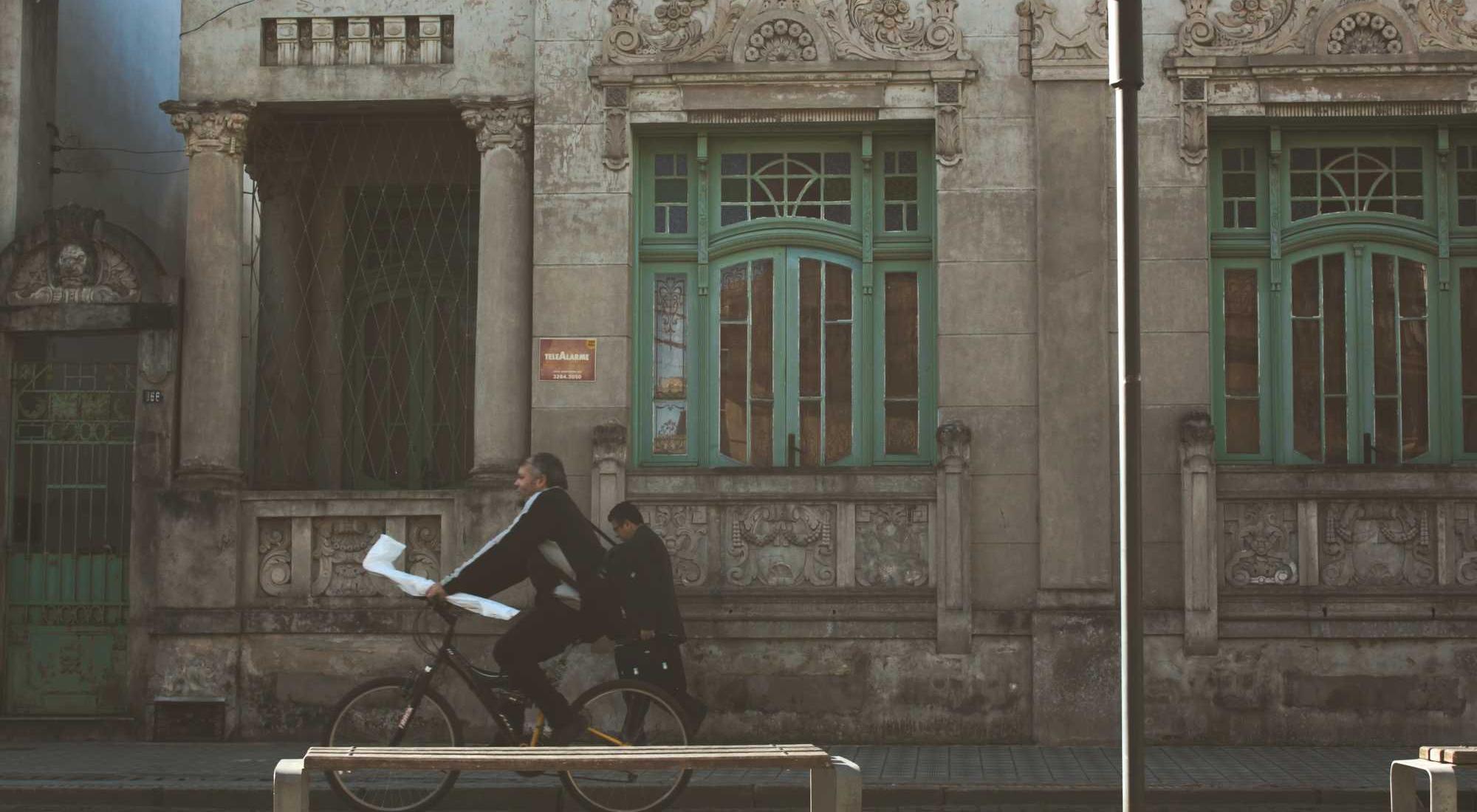 6940ce35-ae5f-3517-ab59-97a970b8a1be